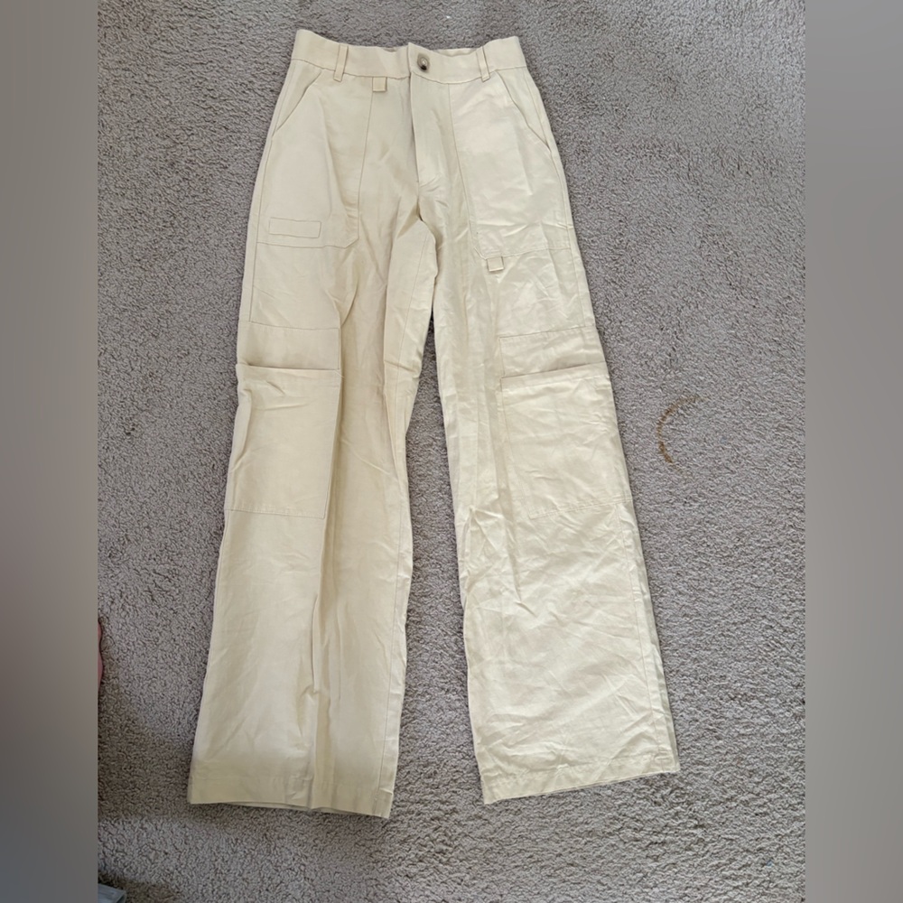 Zara Women’s Light Cream Cargo Pants